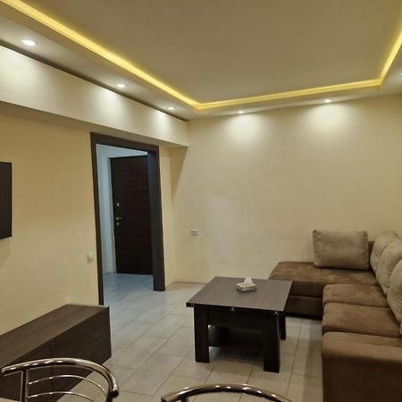 Comfortable Apartment In The Centre Of Yerevan 002 Exterior photo